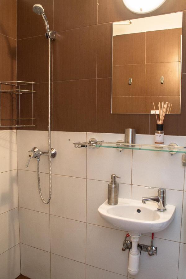 Liliom Apartman *